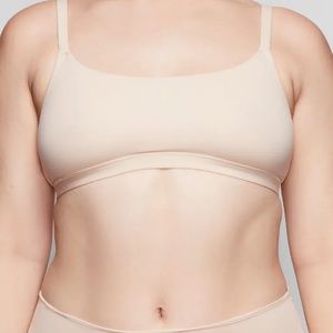 SKIMS Fits Everybody Scoop Neck Bra in Sand